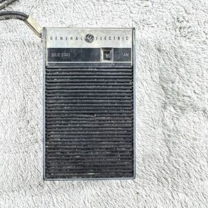 Vintage GE General Electric Solid State AM‎ Transistor Radio Hong Kong Untested